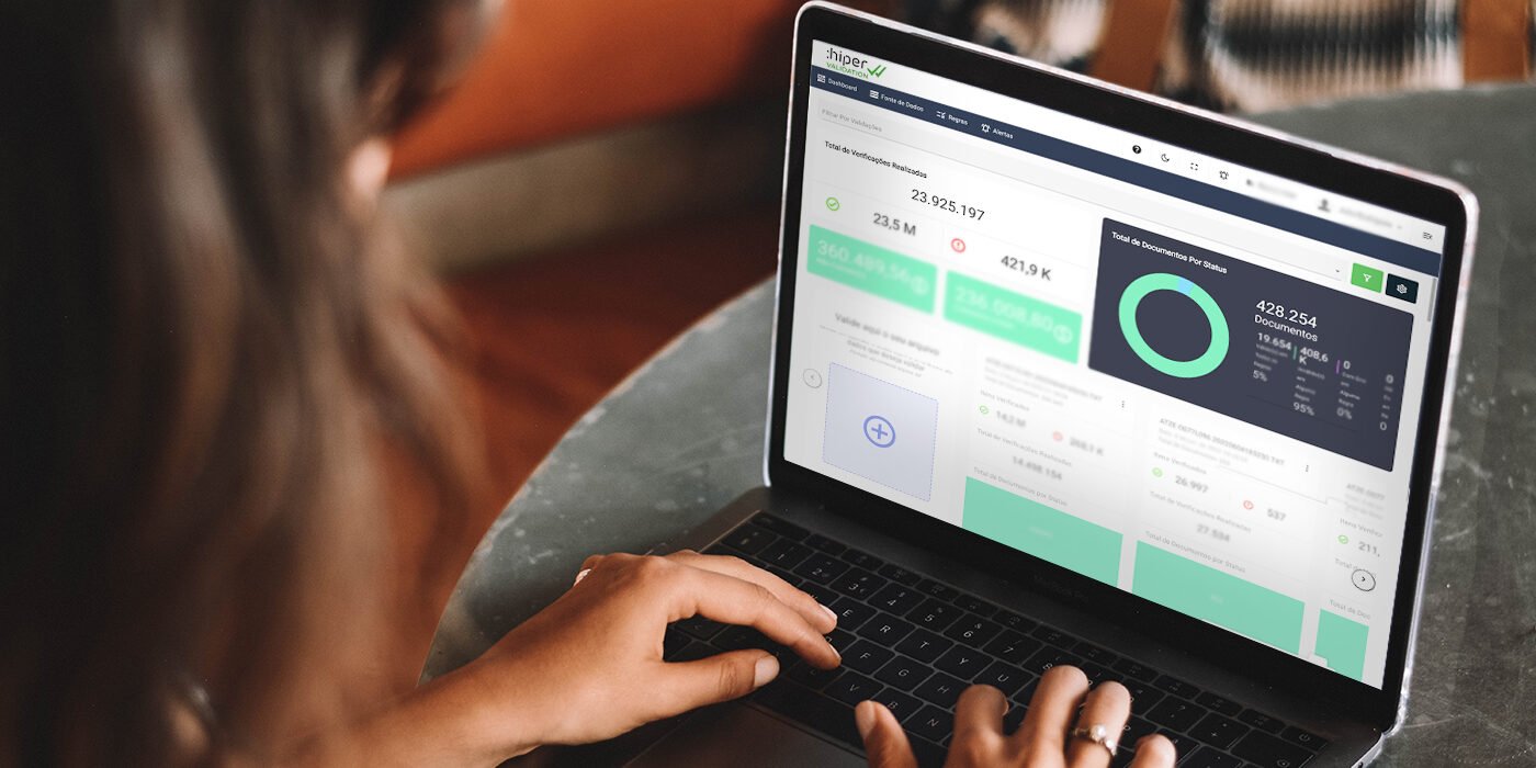 Jornada do dado financeiro como alavancar a inteligencia de negocios e reduzir o risco da sua operação financeira com o hiperVALIDATION Jornada do dado financeiro como alavancar a inteligencia de negocios e reduzir o risco da sua operacao financeira com o hiperVALIDATION